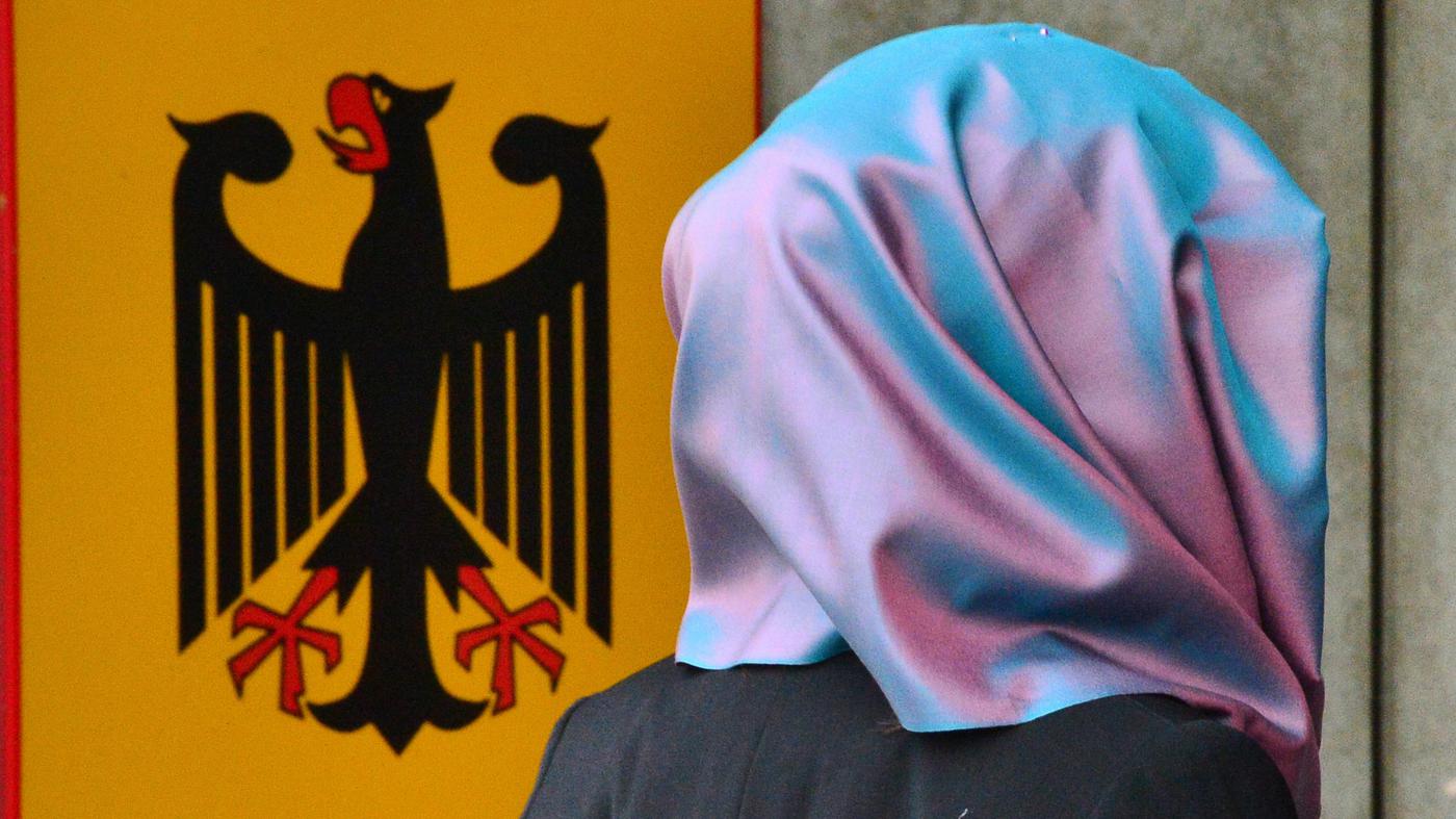 Berliner Linke will Polizistinnen und Richterinnen mit Muslima-Kopftuch
