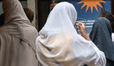 Hannover: Friseur bewirbt Rabatt „nur für Damen mit Kopftuch“ – Frau meldet sich bei Behörde