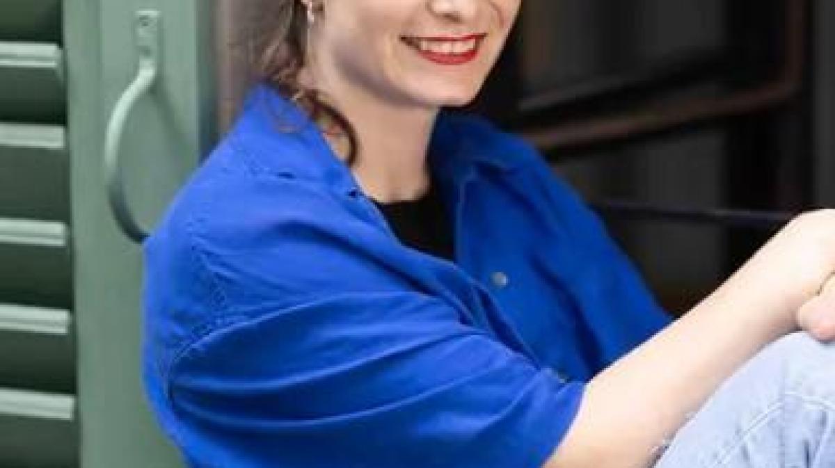 Annegret Liepold liest aus ihrem Debütroman über Identität und Vergangenheit