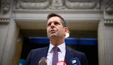 Olaf Lies hält striktes Verbrenner-Aus für "unrealistisch"
