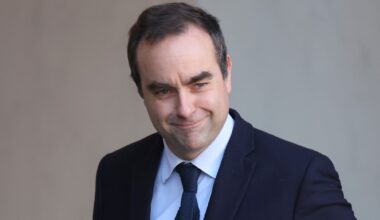 Haushaltskrise: Frankreichs neuer Premier äußert sich zur Streichung von Feiertagen – und geht auf Linke zu