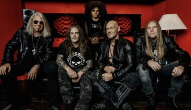 Primal Fear im Jahr 2025 (v.l.): Mat Sinner (Bass, Gesang), André Hilgers (Schlagzeug), Thalìa Bellazecca (Gitarre), Ralf Scheepers (Gesang), Magnus Karlsson (Gitarre)