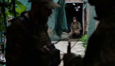 Wie ukrainische Frontsoldaten per Drohne mit Nahrung versorgt werden