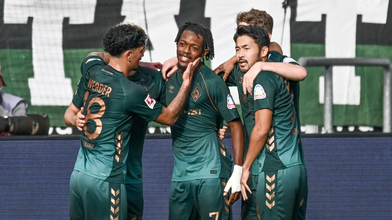Fußball, Bundesliga: Bremen siegt bei schläfrigen Gladbachern