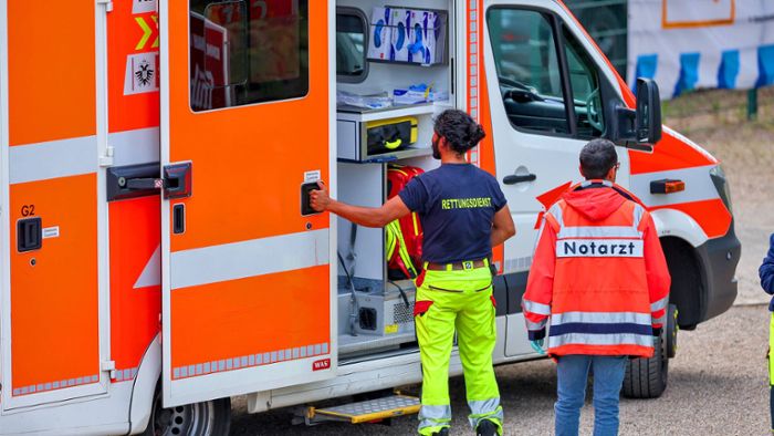 Unfall in Filderstadt: 32-jähriger Radfahrerin von Auto angefahren – schwer verletzt