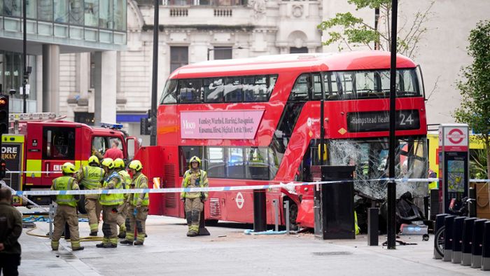 Großbritannien: Unfall mit Doppeldeckerbus in London - mehrere Verletzte