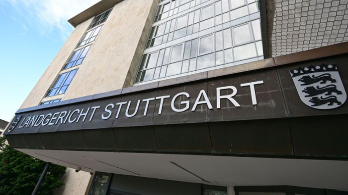 Bluttat in Esslingen: Hat er seine Ehefrau getötet? Angeklagter schweigt bei Prozessauftakt