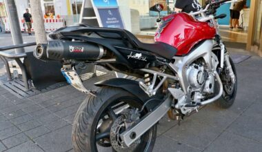 Stuttgart-Zuffenhausen: 27-jähriger Motorradfahrer bei Auffahrunfall leicht verletzt
