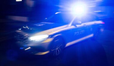 Kurioses aus Mannheim: Mann schleppt Frau auf Schulter heim – das ist der Grund
