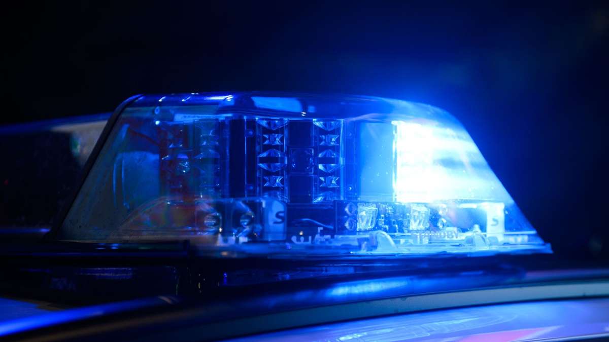Esslingen: Unfall beim Abbiegen – zwei Frauen und ein Kind in Klinik