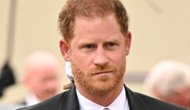 Britische Royals: Berichte: Prinz Harry besucht Grab von Queen Elizabeth II. - Panorama