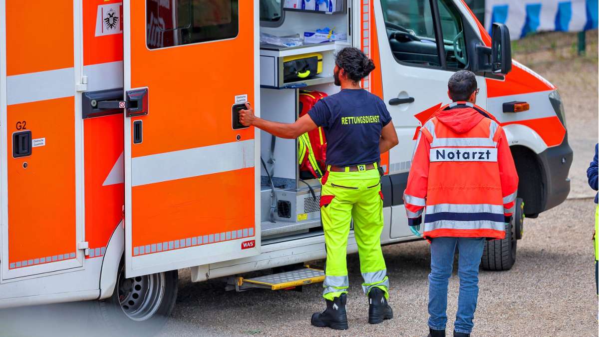 Unfall in Filderstadt: 32-jähriger Radfahrerin von Auto angefahren – schwer verletzt - Kreis