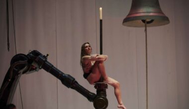 Oper Stuttgart: Tiefe Wunden und ein breites Grinsen: Skandaloper „Sancta“ wieder in Stuttgart - Kultur