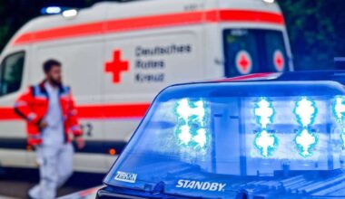 Unfall in Stuttgart-Degerloch: Zwei Verletzte und hoher Schaden bei Frontalzusammenstoß