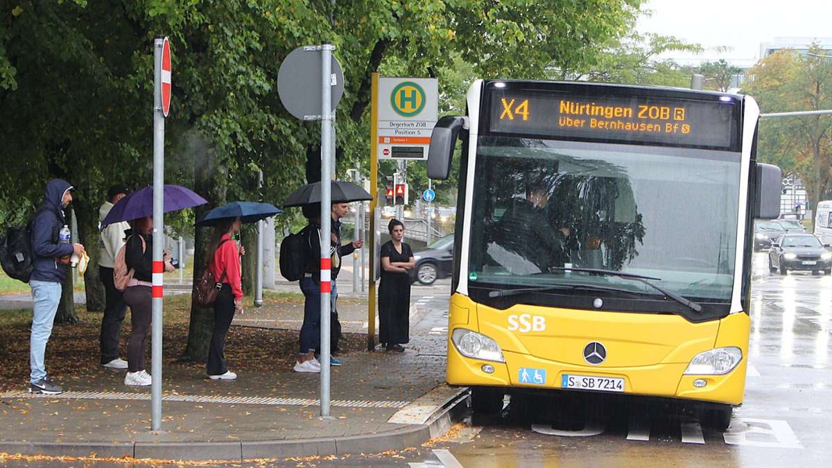 Filder-Expressbuslinien: X-Busse: Mehrere Hände sind ausgestreckt