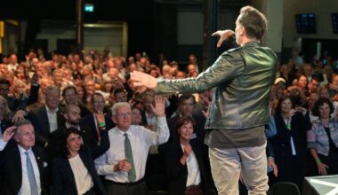 80 Jahre Stuttgarter Zeitung: „You’re on fire“ – Eric Gauthier bringt Kretschmann zum Tanzen
