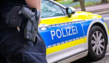 Frau sticht auf 17-Jährigen ein