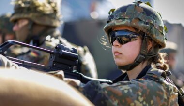 „Mangel an freiwilligen Kämpferinnen und Kämpfern im wehrfähigen Alter gibt es nicht“ - WELT