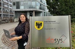Hiba Abu Hamideh vor Dosys 