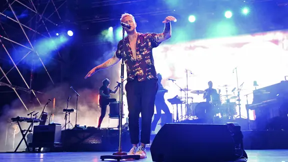 OneRepublic auf der Bühne.