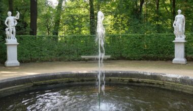 Marmorskulpturen stehen wieder im Park Sanssouci