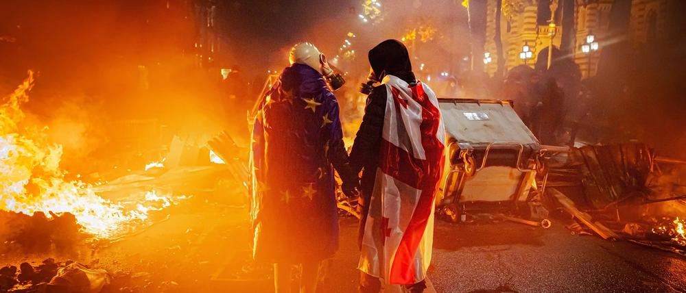 'United in the riot from the series 'Georgia protests: The early days' zur Ausstellung "Warriors", Sep 14-28, 2025, Projektraum hitzbleck.staudenherz