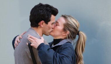 Liebe liegt in der Luft! Diese Stars küssen sich auf offener Straße