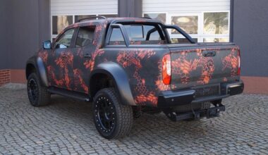 Fahndung: Kamera filmt Diebstahl von Mercedes Pick-up