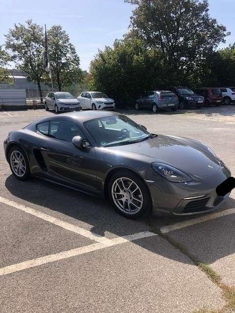 POL-H: Zeugenaufruf: Täter stehlen zwei hochwertige Porsche in Hannover-Linden-Süd - Polizei bittet um Hinweise