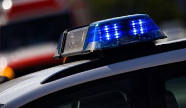 Betrunkene beißt Polizisten in Wiesbaden ins Bein