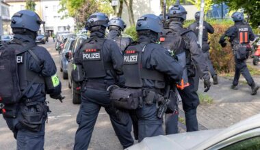 Essen: Polizeieinsatz an Schule - Lehrerin nach Angriff verletzt