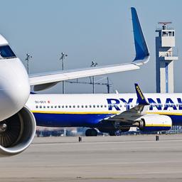 Symbolbild:Ein Passagierflugzeug der Ryanair am Hauptstadtflughafen BER. (Quelle:picture alliance/dpa/P.Pleul)