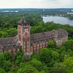 Das ehemalige Landtagsgebäude auf dem Brauhausberg. (Quelle: dpa/Soeren Stache)
