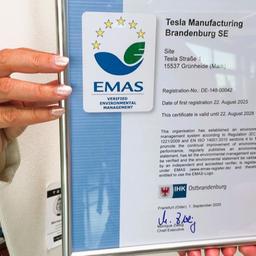 Tesla- Umweltzertifkatübergabe vom 01.09.2025 (Quelle: rbb)