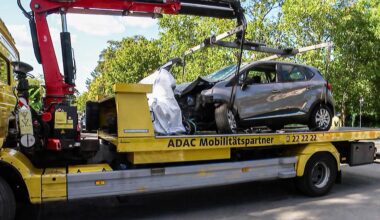 Berlin Brandenburg: Autofahrer erfasst mehrere Menschen - ein Toter und mehrere Verletzte