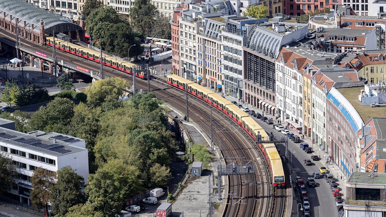 Brandenburg Berlin: Alstom beantragt Prüfung: Zuschlag bei S-Bahn-Ausschreibung verzögert sich