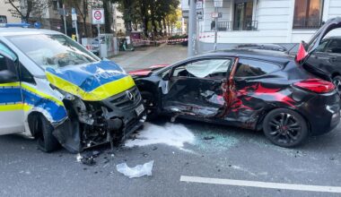 Berlin: Drei Beamte bei Unfall mit Polizeifahrzeug schwer verletzt
