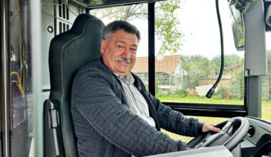 Berlin: Teenagerin vor Verfolger beschützt: Berliner Busfahrer erhält Preis für Zivilcourage