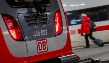 S2 aus Richtung Nürnberg gesperrt: Gegenstände auf der Fahrbahn