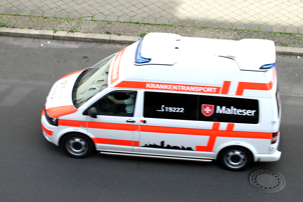 Rettungswagen im Einsatz. Foto: Ralf Julke