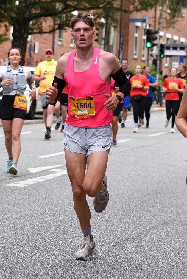 Robbin Rechenberg vom LAC Kronshagen gewann den Halbmarathon.