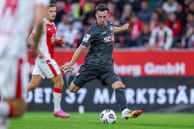 Kam in Essen zwar zu Torschüssen, braucht aber noch mehr Unterstützung: VfL-Stürmer Robin Meißner.