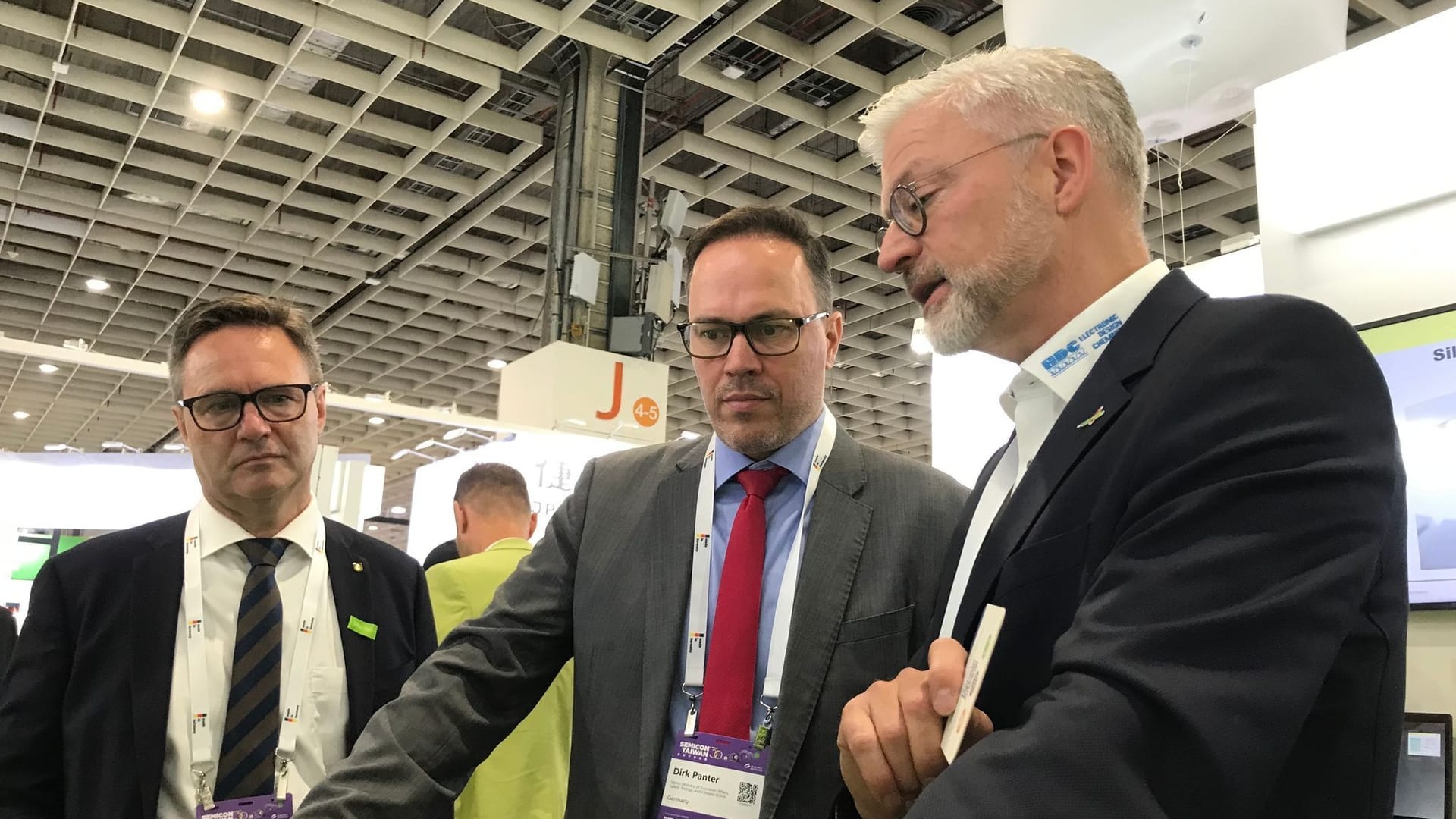 Sachsens Wirtschaftsminister bei Semicon