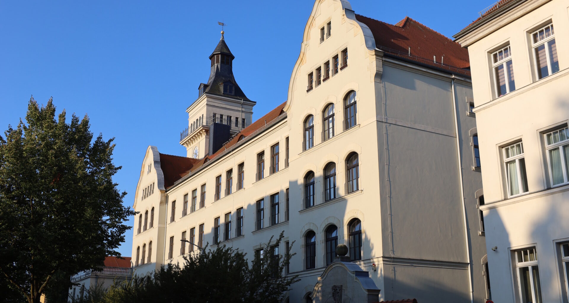 SPD-Fraktion bringt die Situation im Schiller-Gymnasium zur Sprache · Leipziger Zeitung