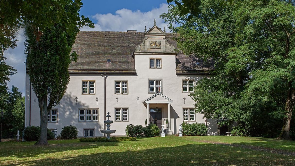 Schloss Alverdissen im Kreis Lippe, rund 80 Kilometer von Hannover entfernt. Schloss Alverdissen im Kreis Lippe, rund 80 Kilometer von Hannover entfernt.