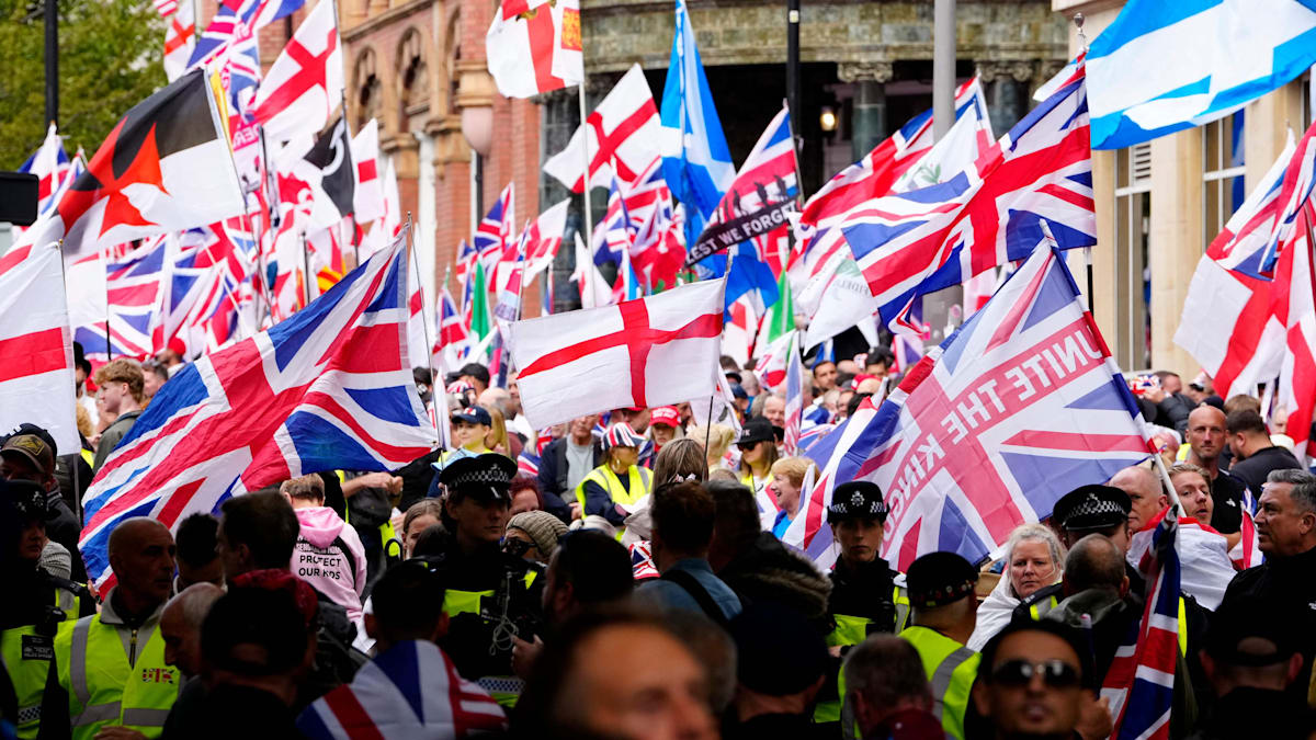 „Unite the Kingdom“-Marsch: Mehr als 100.000 Teilnehmer bei Anti-Migrations-Demo in London
