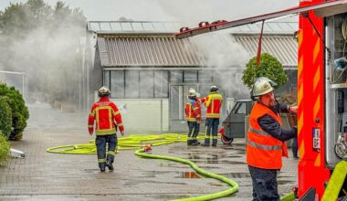 Baden-Württemberg: Brand in Gärtnerei in Karlsruhe-Hagsfeld: Fenster und Türen geschlossen halten