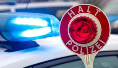 Baden-Württemberg: 14-Jähriger flüchtet in Auto von Oma vor der Polizei in Karlsruhe