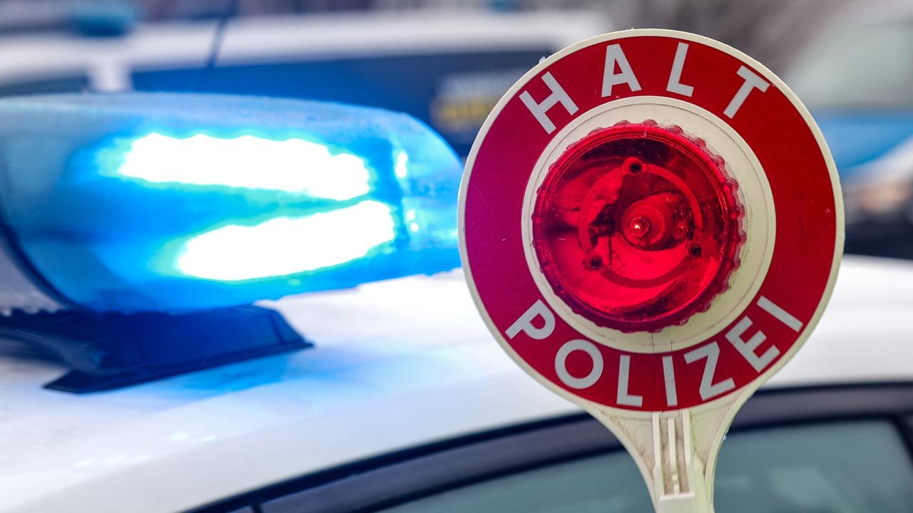 Baden-Württemberg: 14-Jähriger flüchtet in Auto von Oma vor der Polizei in Karlsruhe