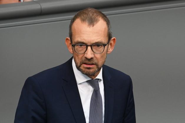Eckt mit Äußerungen zum Drohnen-Abschuss an: Thomas Röwekamp (CDU), Vorsitzender des Verteidigungsausschusses im Bundestag.  